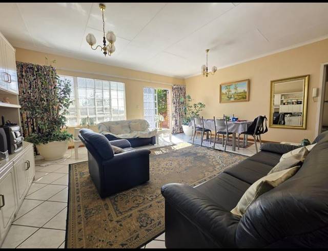 3 BEDROOM TOWNHOUSE FOR SALE IN NEW REDRUTH